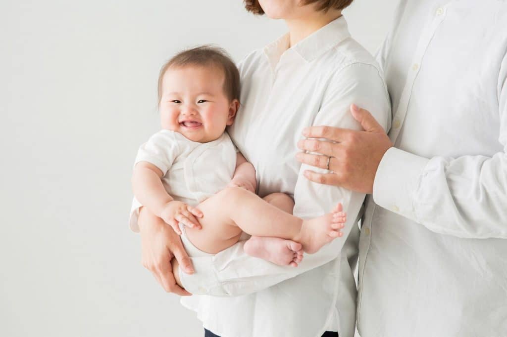 ママの50%は赤ちゃんに粉ミルクを飲ませて育児をしている