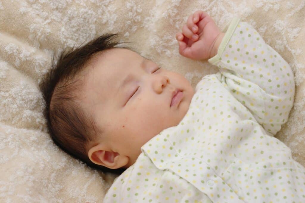 赤ちゃんの睡眠時間はどのくらい？ 月齢別平均睡眠時間を見てみよう はいチーズ！clip