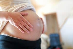 妊娠線予防クリームおすすめ10選！　効果的な成分や塗り方、人気のオイルは？
