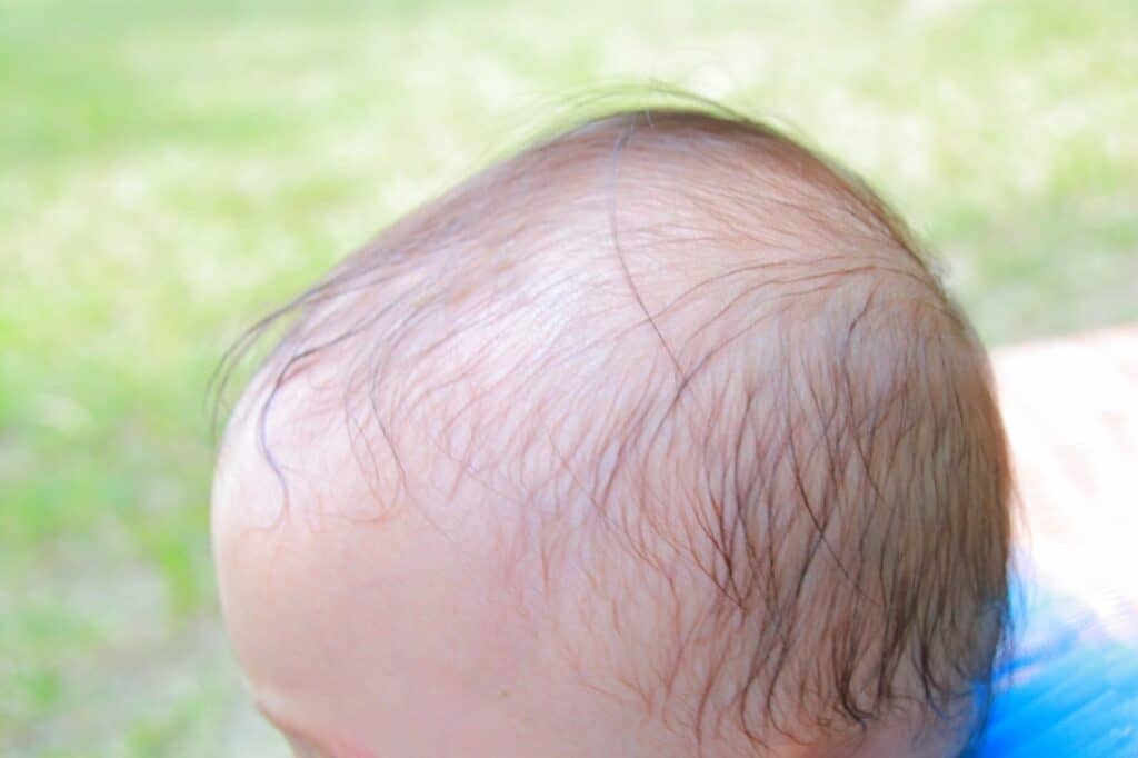 赤ちゃんの髪の毛が薄いのはなぜ 髪の毛のカットはいつする はいチーズ Clip