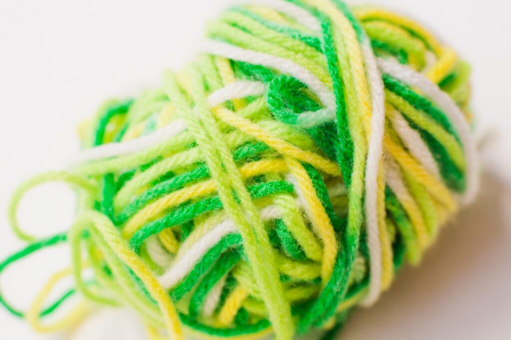 指編みに使う毛糸は100均で手軽に購入できる！
