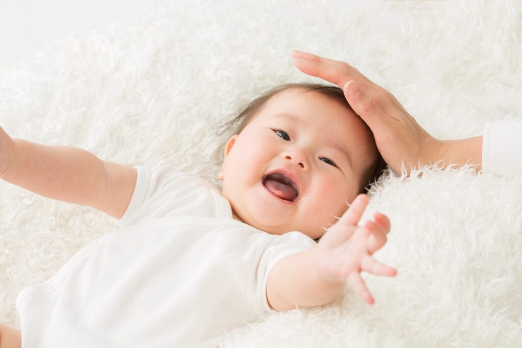 赤ちゃんの ハゲ は治る 激しい首振りが原因 赤ちゃんのハゲの予防や対処法 はいチーズ Clip
