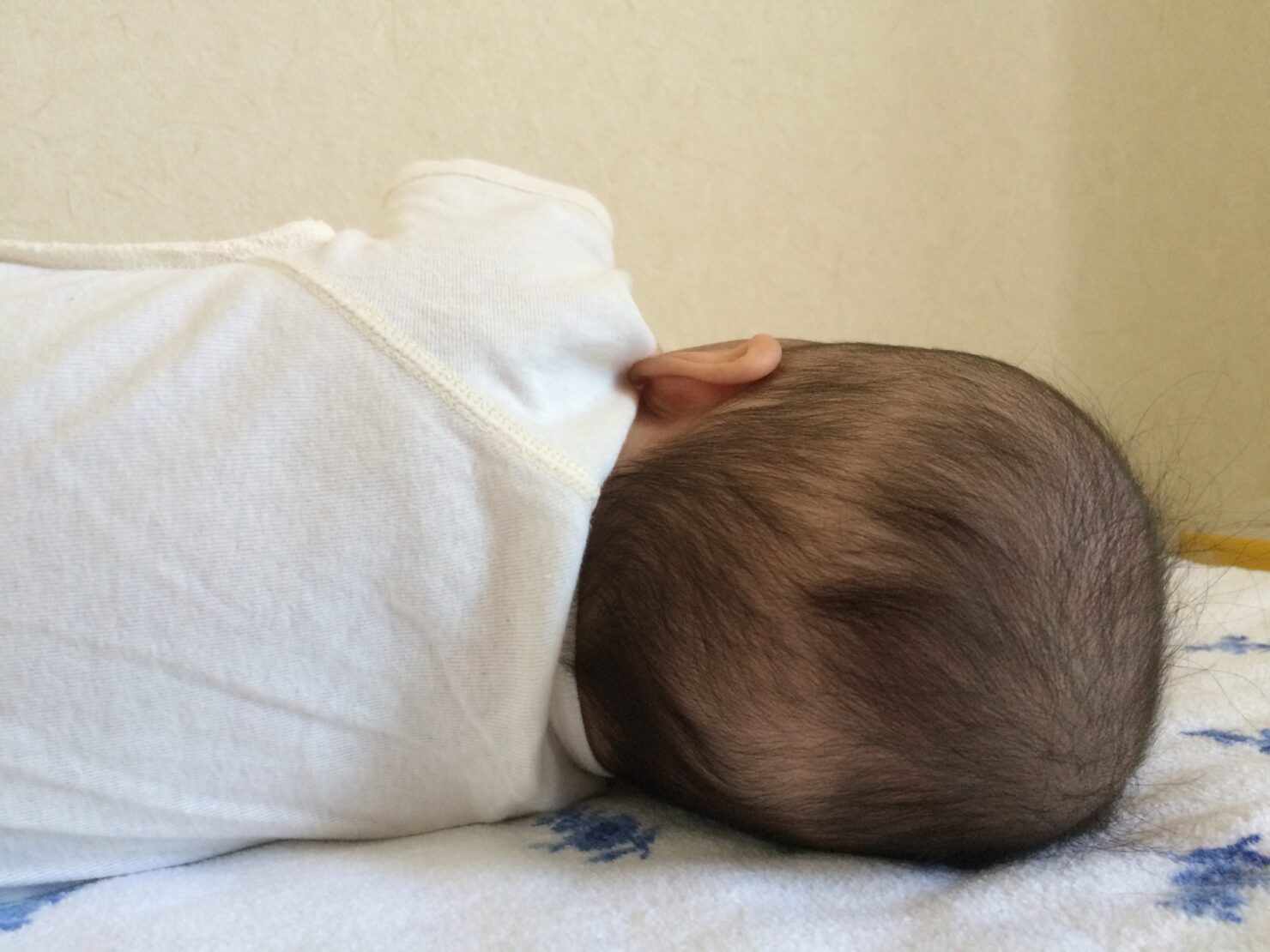 赤ちゃんの ハゲ は治る 激しい首振りが原因 赤ちゃんのハゲの予防や対処法 はいチーズ Clip